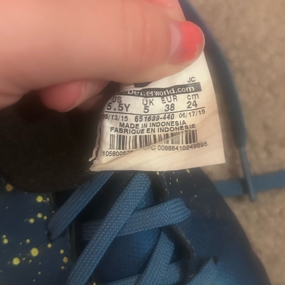 Nike Jr. Mercurial Victory V IC youth indoor soccer shoes - Picture 2 of 8